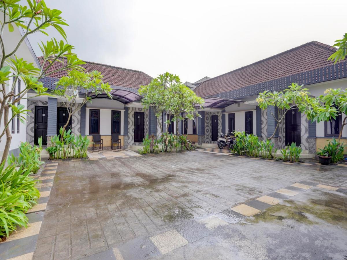 Oyo 90131 Liberty Guest House Sempidi Eksteriør bilde